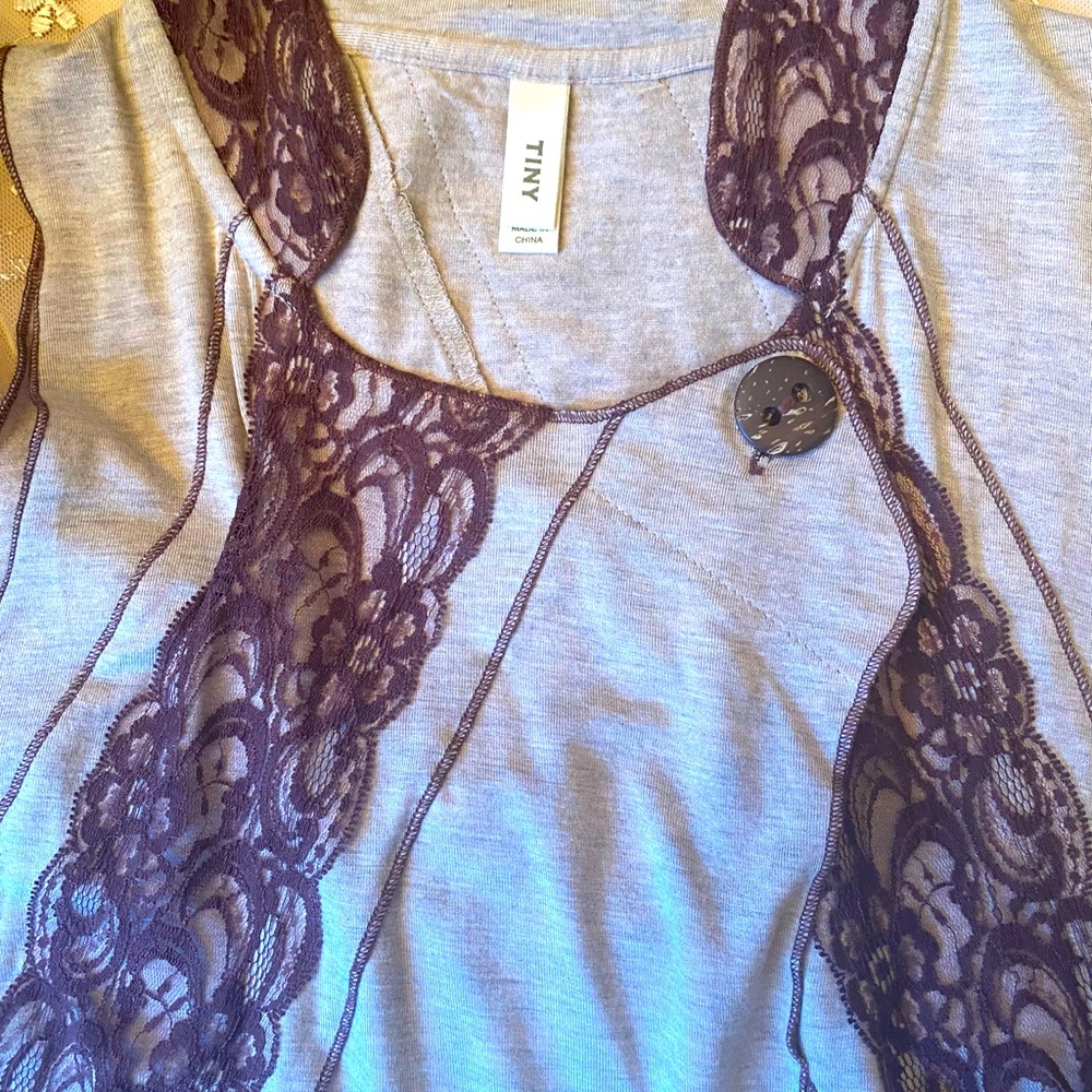🛍️HP🎉Anthropologie🌸Tiny Brand- Lace Detail & Button Accents